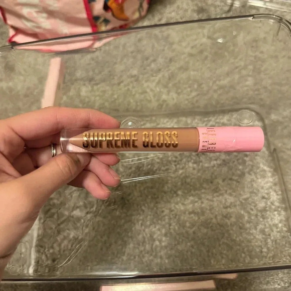 Mannequin Jeffree Star Supreme Gloss - 3 AVALIABLE - NWT - Pale Nude - Picture 7 of 15